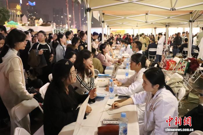 江西中医夜市“出圈”开启秋冬养生新体验