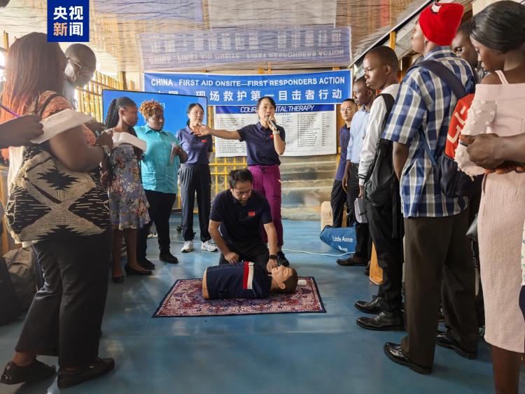 中国援塞拉利昂医疗队举办第二期全国中医适宜技术培训班